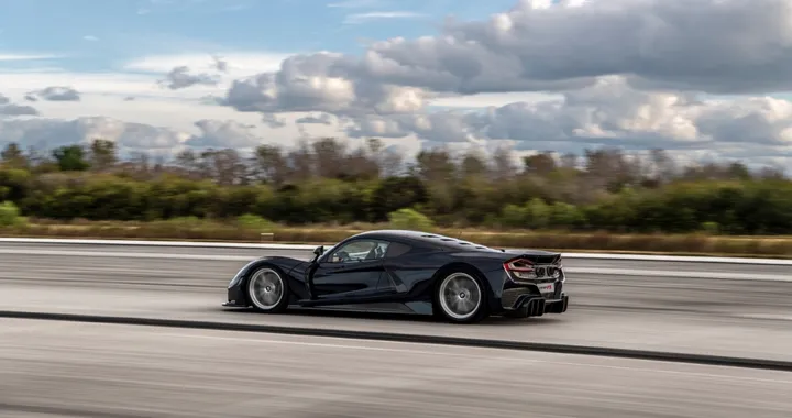 Hennessey Venom F5 2024: infranti nuovi record di velocità