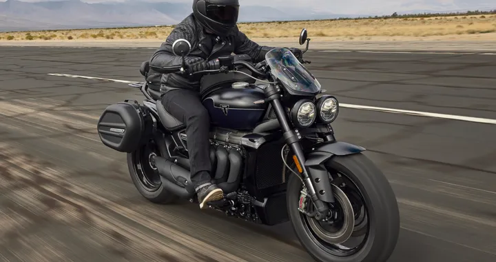 Triumph Rocket 3 Storm: svelata la nuova power cruiser in due varianti