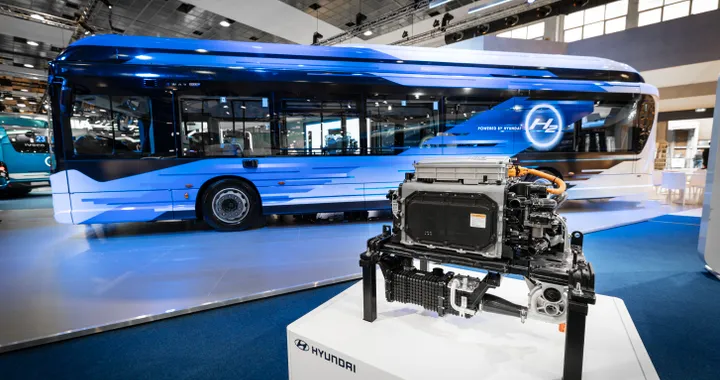 Hyundai e IVECO presentano il nuovo autobus Fuel Cell E-WAY H2
