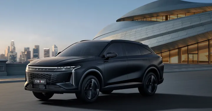 Omoda 9 SHS-P Black Knight Edition, ammiraglia in abito scuro: da 54.000 euro