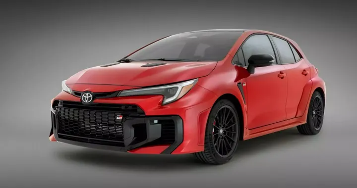 Toyota GR Corolla 2025: il nuovo modello avrà il cambio automatico
