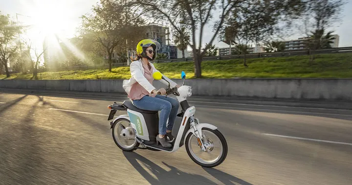 eCooltra a Milano e Roma: come funziona e prezzi scooter sharing