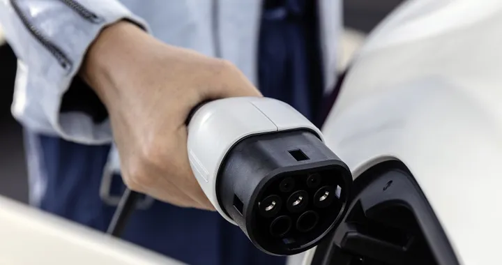 Incentivi auto elettriche: online dalle 12 il modulo per richiedere l'Ecobonus