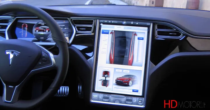 Tesla: software update per l'infotainment e pausa di produzione per Model 3