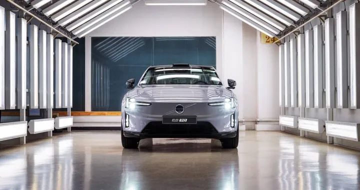 Volvo ES90, parte la produzione della nuova berlina elettrica per l'Europa