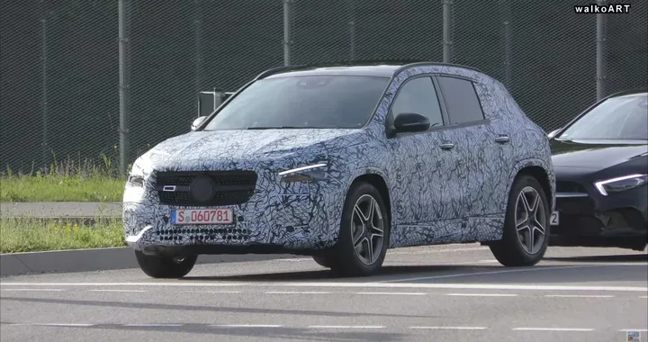 Mercedes GLA 2020: foto spia, rendering e motore 4 cilindri fino a 400 CV