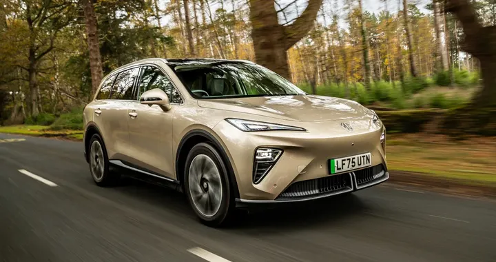 Nuova MGS6 EV si presenta: motori, autonomia e prezzi del nuovo SUV elettrico