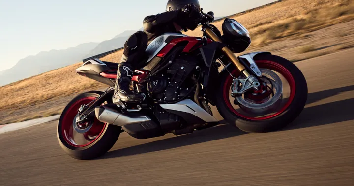 Triumph amplia la gamma Street Triple con le nuove 765 RX e Moto2 Edition