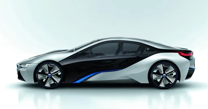 BMW, nei piani una supercar ibrida | Il rumor che appassiona la rete