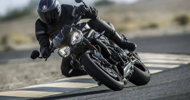 Triumph Speed Triple S e RS: più potenza e tecnologia