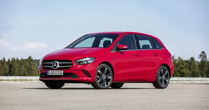 Mercedes Classe B, nuove foto spia del restyling