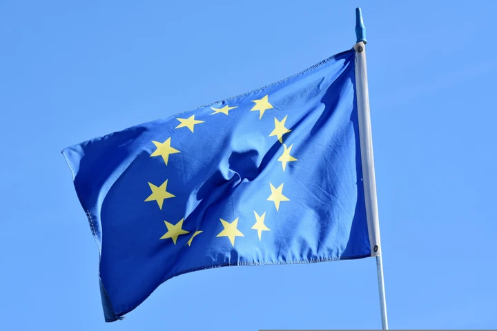 Mercedes, Stellantis e VW chiedono all’UE nuovi aiuti per le tecnologie green