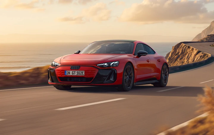 Audi e-tron GT quattro, nuova versione d'accesso. 585 CV e 622 km di autonomia