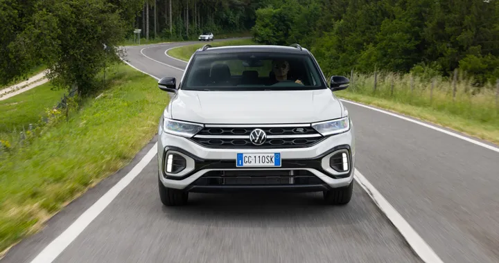 Volkswagen T-Roc, continua lo sviluppo della nuova generazione. Video spia
