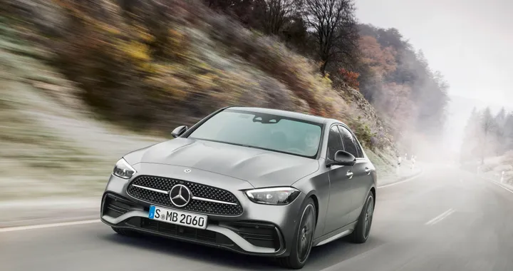 Nuova Mercedes Classe C arriva in Italia: prezzi da 50.990 euro