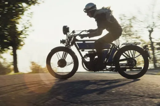 Sterling Countryman Deluxe: una moto "d'altri tempi" fatta a mano