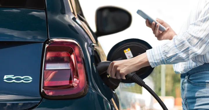 Uber, accordo per Stellantis per l'elettrificazione della sua flotta in Francia