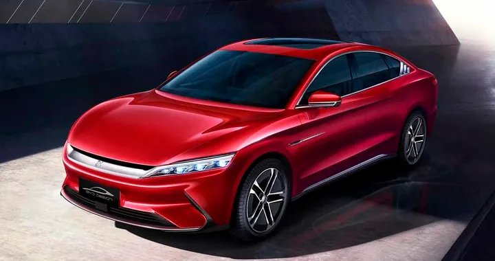 HarmonyOS sale a bordo di BYD Han EV. L'alternativa Huawei ad Android Auto