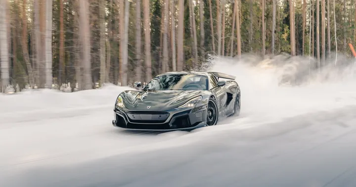 Rimac Nevera, l'hypercar elettrica conclude i test invernali. Consegne tra pochi mesi