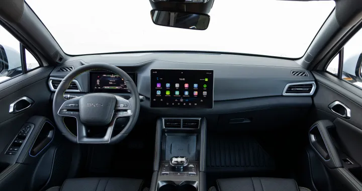 BYD Atto 2, gli interni del SUV elettrico cinese