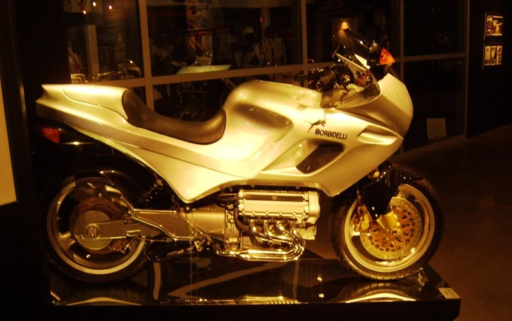 L'incredibile storia della superbike italiana tradita dal design: aveva un motore V8