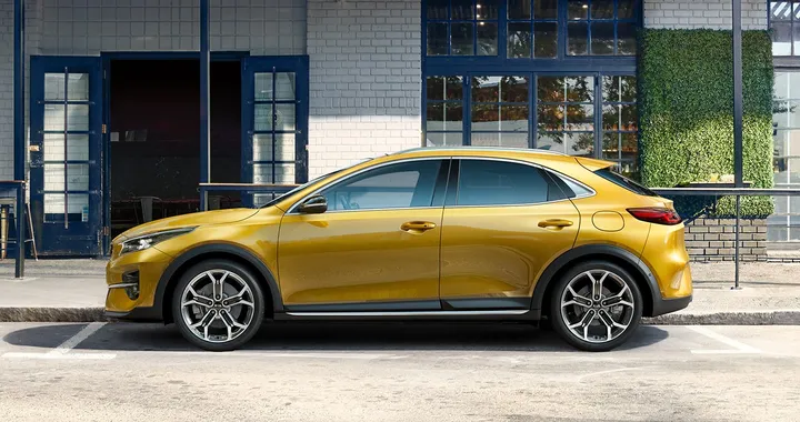 Kia XCeed: prima immagine del crossover su base Ceed