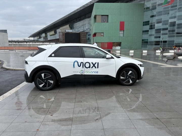 Hyundai e Maxi Mobility insieme per elettrificare il servizio taxi in Italia