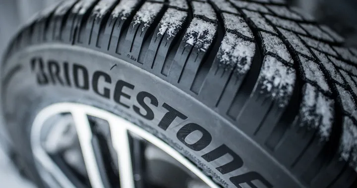 Bridgestone per Porsche: la formula vincente per la guida elettrica