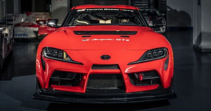 Toyota GR Supra GT4 &quot;50 Edition&quot;: la racing in tiratura limitata solo per pochi