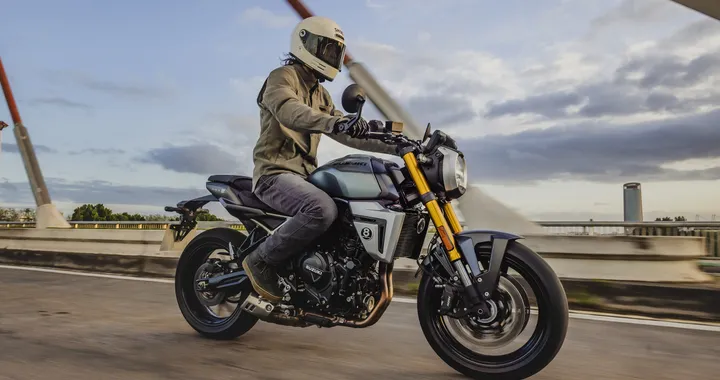Svelate le nuove Suzuki GSX-8T e GSX-8TT, ispirate alle leggendarie T500 Titan e GS1000