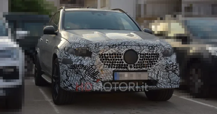 Mercedes GLE, il lavoro sul restyling va avanti. Nuove foto spia