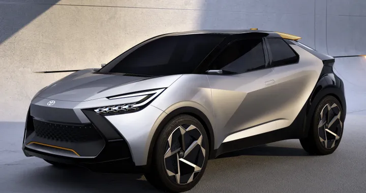 Toyota C-HR, la nuova generazione sarà anche Plug-in. Foto spia al Nurburgring