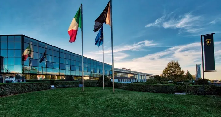 Lamborghini, un 2019 record | I modelli pronti al debutto per il 2020