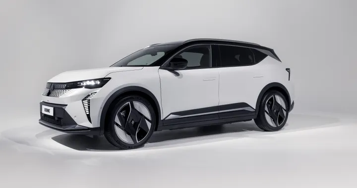 Renault Scenic vince il Car of the Year 2024