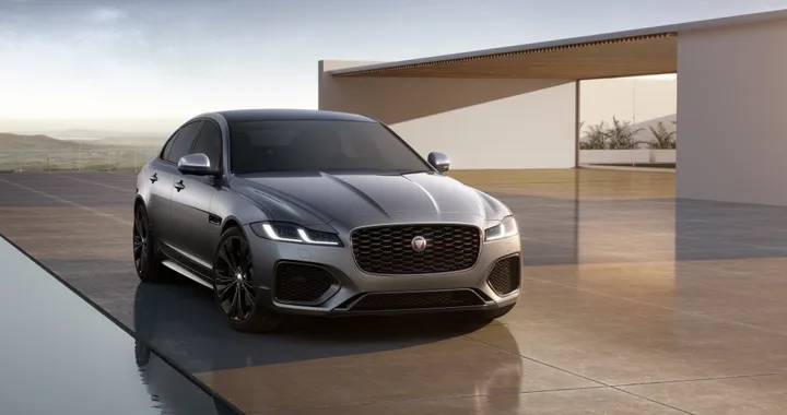Jaguar: in arrivo le versioni 300 Sport per XE e XF