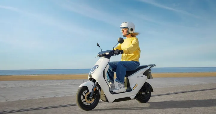 Honda accelera su moto e scooter elettrici. 30 modelli entro il 2030