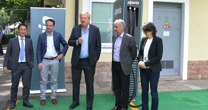 Merano, Alperia impianta la prima colonnina hypercharger d'Italia