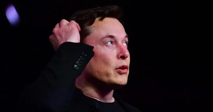 Elon Musk, Tesla potrebbe realizzare un Robovan per il trasporto persone e merci