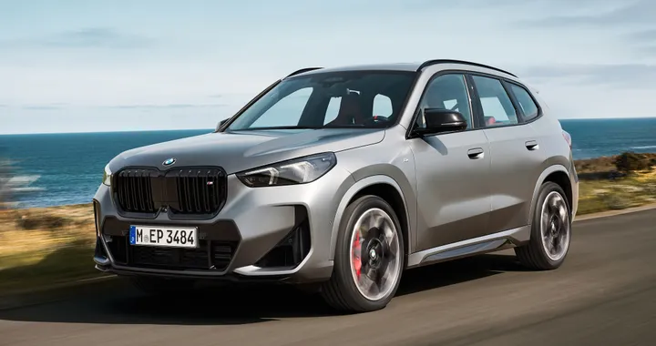BMW X1 M35i xDrive, ufficiale la versione da 300 CV (in Europa) del SUV tedesco