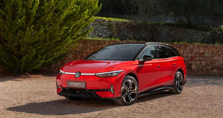 Volkswagen ID.7 GTX Tourer, debutta la nuova station wagon elettrica da 340 CV