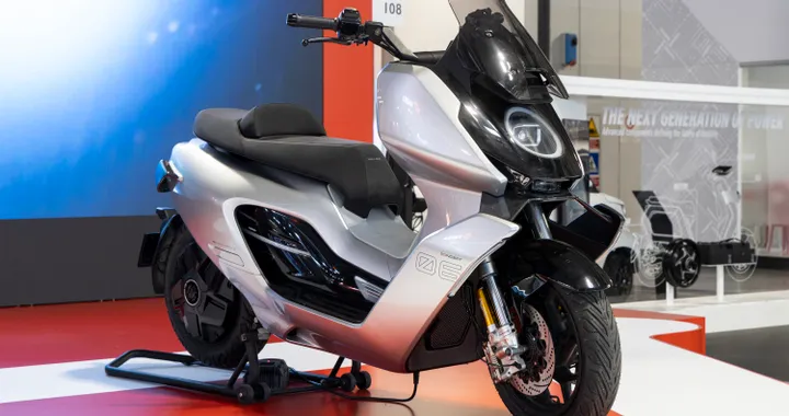 NIU Concept 06: a EICMA il maxi scooter elettrico hi-tech con radar e cruise control