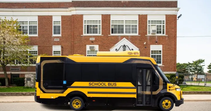 Ecco il BYD Type A, lo scuolabus del futuro: sicuro, tech e 100% elettrico