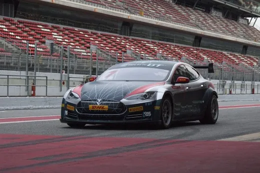 Electric GT: Tesla Model S in pista nel campionato elettrico
