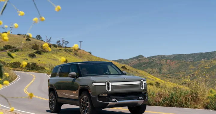Rivian svela i piani per un suo chip per laguida autonoma