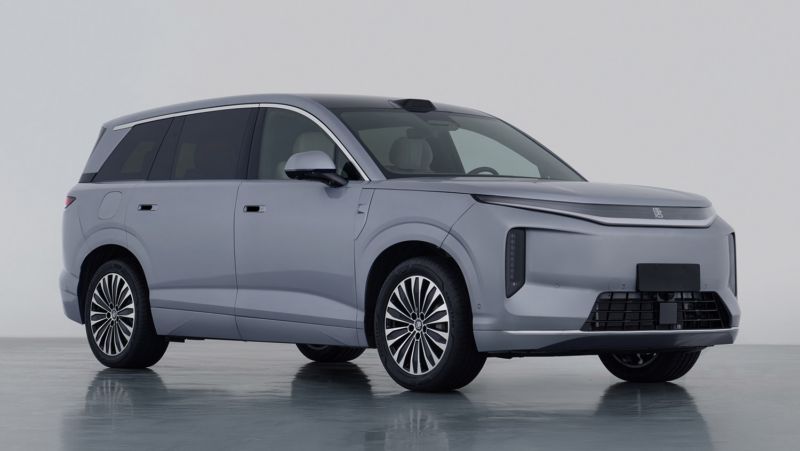 BYD Great Tang, 7 posti e ricarica megawatt per il nuovo maxi SUV elettrico