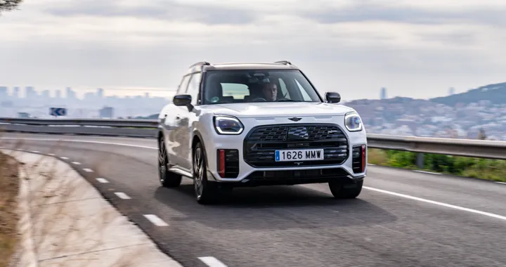 MINI Countryman JCW 4ALL: piacere di guida senza compromessi su ogni terreno