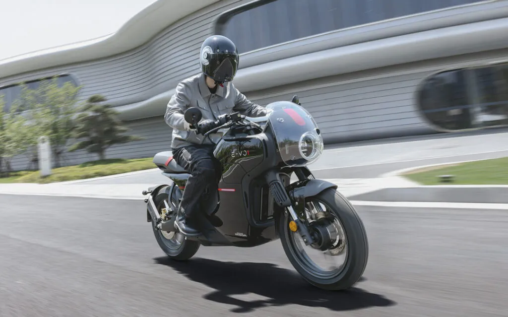 Honda E-VO, la prima "vera" moto elettrica è una café racer