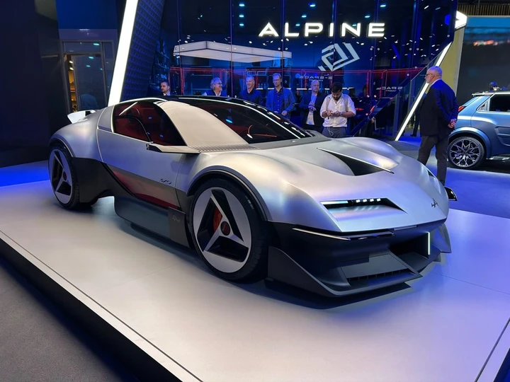 Alpine costruisce il suo futuro, calano i veli sulla A310 Vision