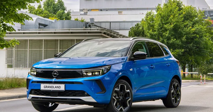 Opel Grandland, le foto spia della prossima generazione