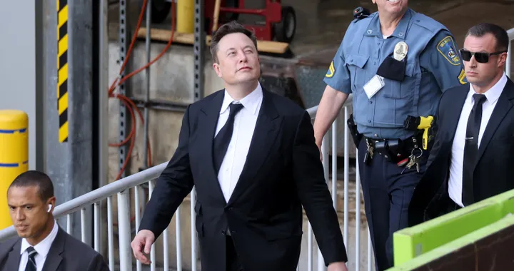 Elon Musk odia essere il CEO di Tesla ma l'azienda &quot;morirebbe&quot; senza di lui